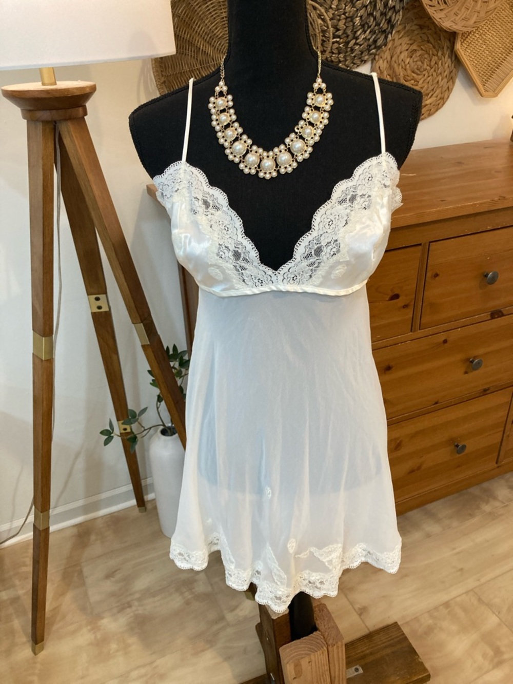Victoria’s Secret 90’s style bridal slip/nightie